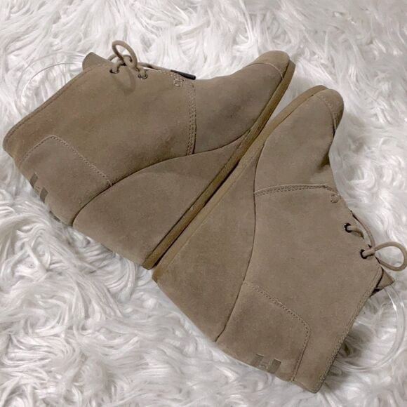TOMS wedge booties suede lace up beige 740817 women’s sz 8 - Picture 3 of 11